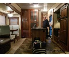 Fifth-Wheel Crusader 2015 32' - Touring Edition